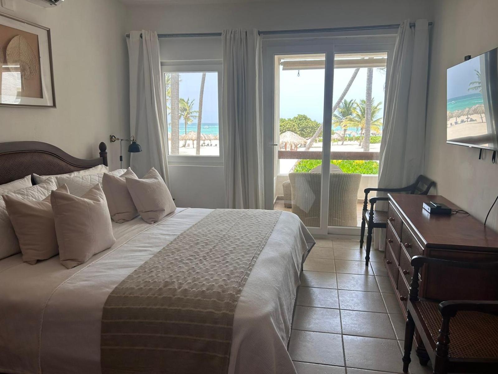 Apartamento Stanza Mare B-201, Front Bavaro,,best View, Fully Equipped, Private Beach, 3-r 3-b, Bavaro, *