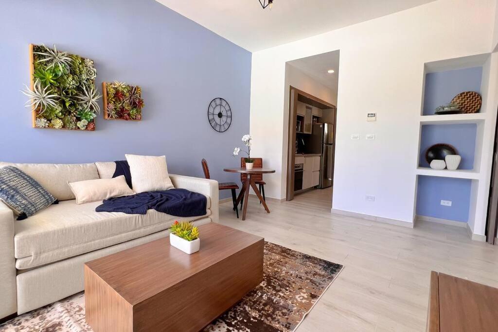 Paseo Playa Coral B-202 Apartamento *