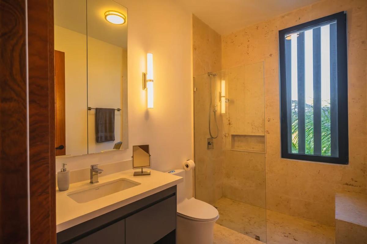Villa Waterfront Luxury In & Club