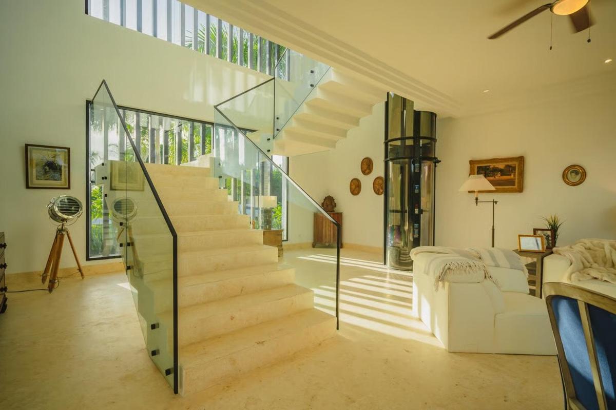Villa Waterfront Luxury In & Club
