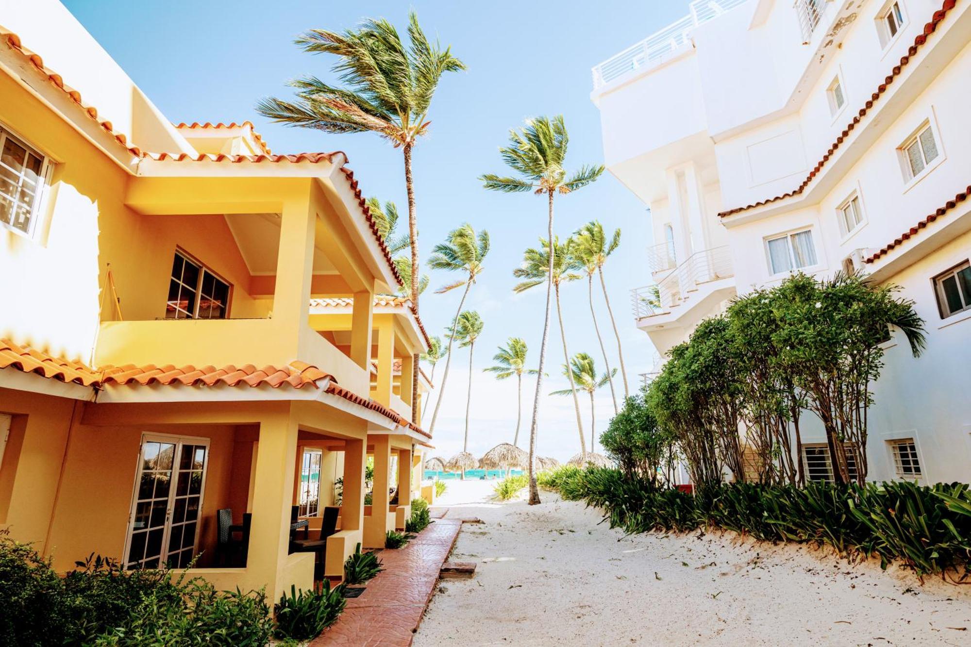 50 Steps To Private Poolside Rooftop Terrace *