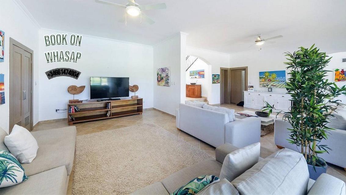 Villa Dr 5br Villa, Close To Everything In *
