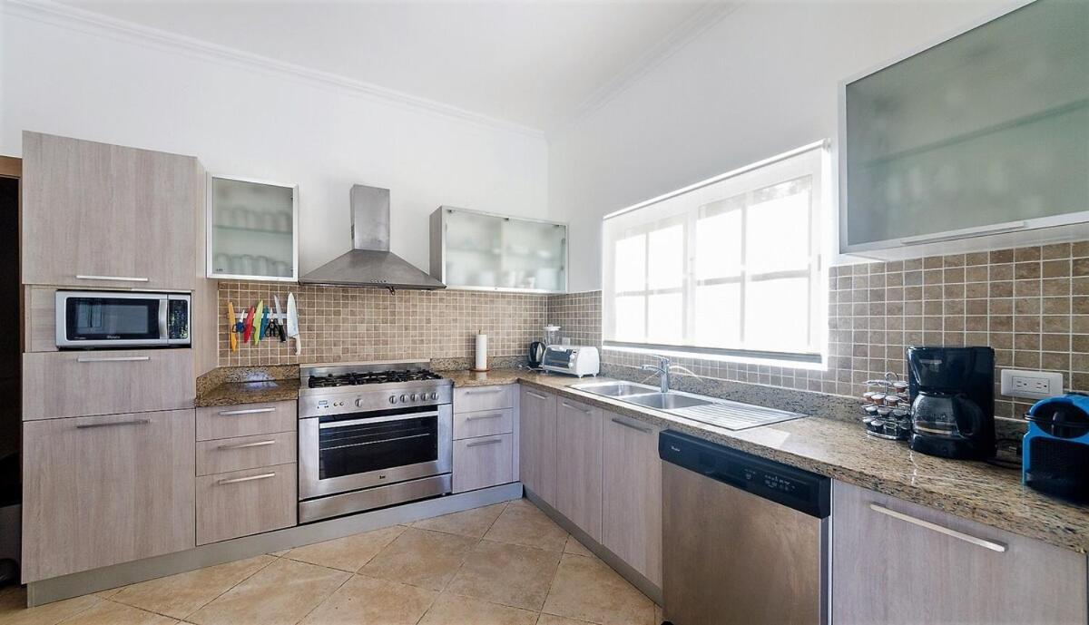 Dr 5br Villa, Close To Everything In Villa Punta Cana