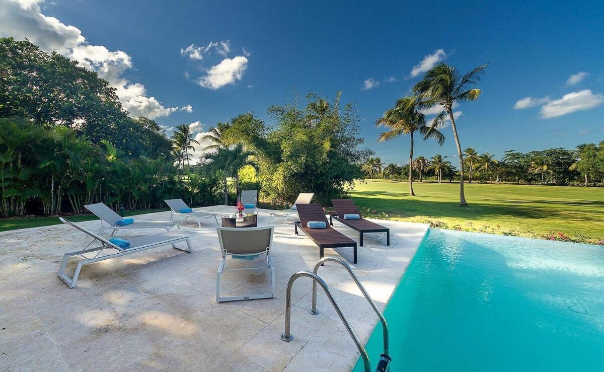 Dr 5br Villa, Close To Everything In Villa Punta Cana
