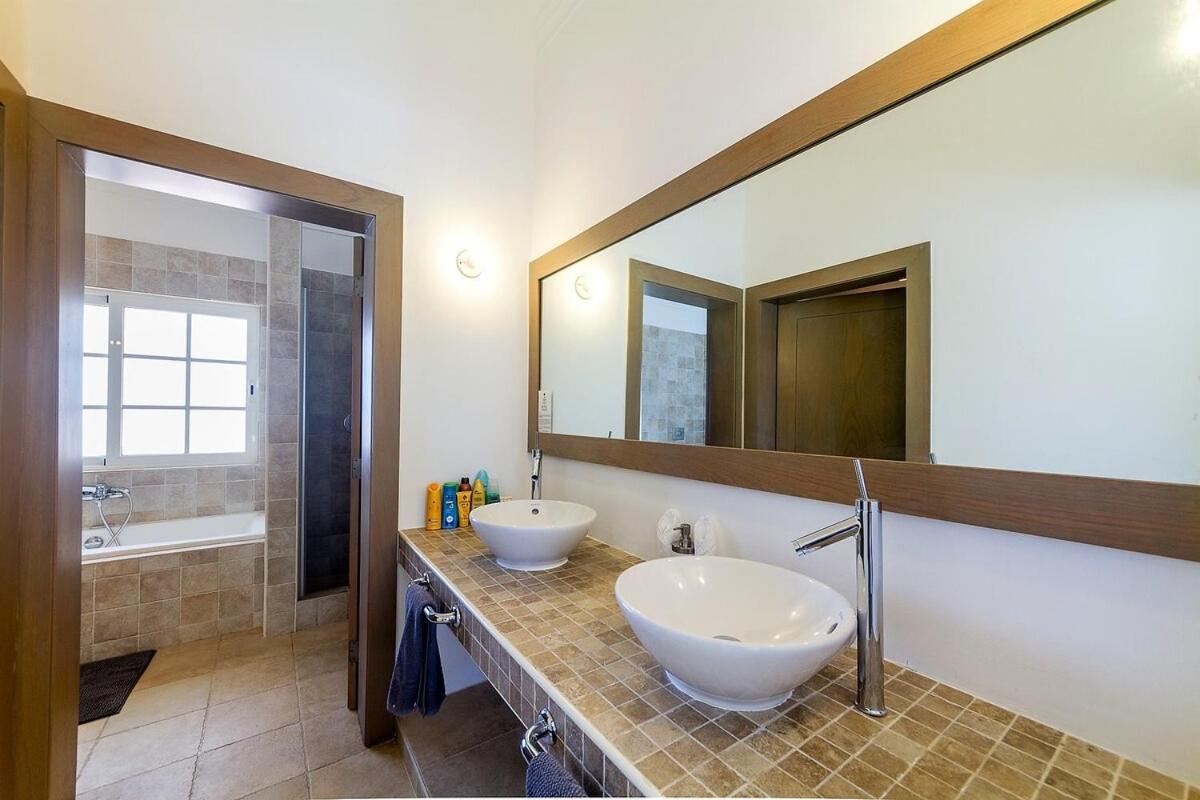 Dr 5br Villa, Close To Everything In * Punta Cana