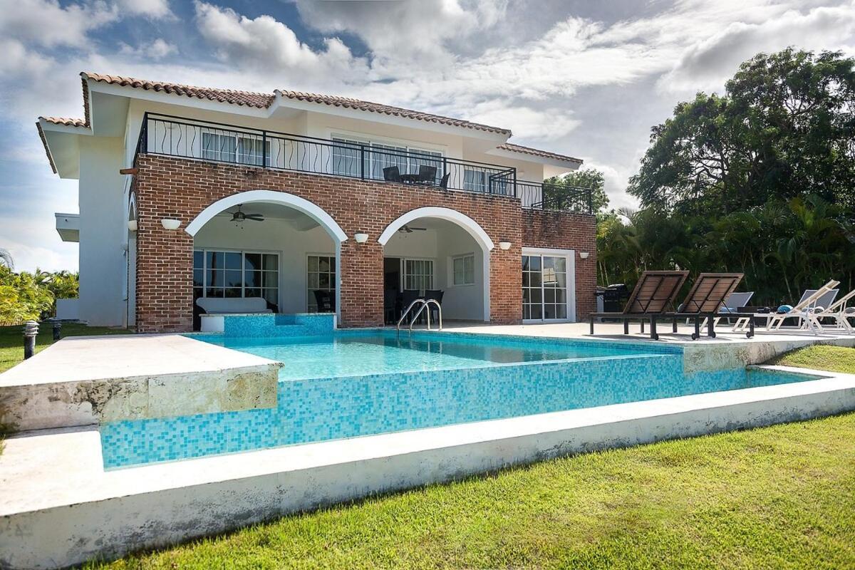 Villa Dr 5br Villa, Close To Everything In