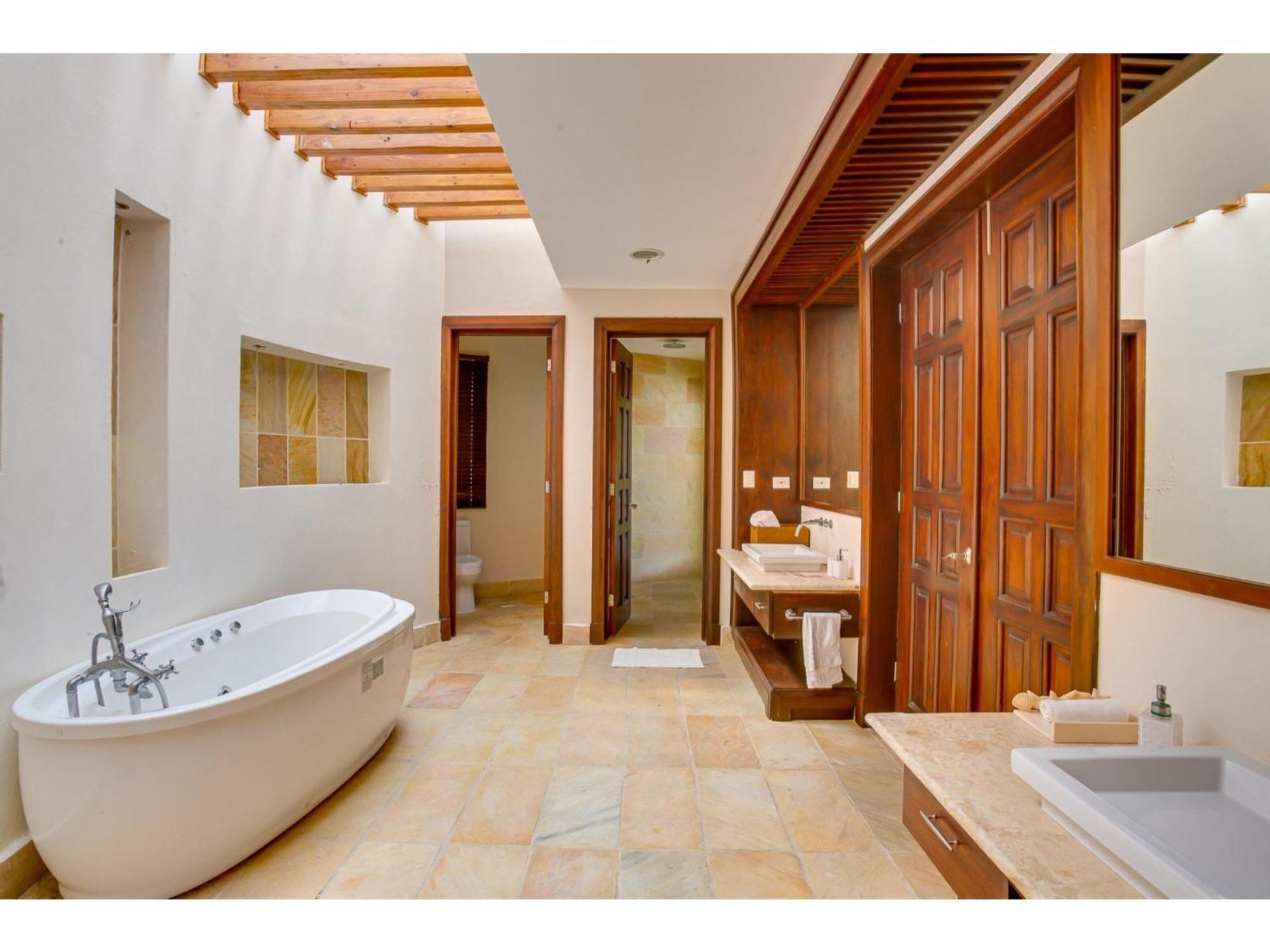 Cayuco Con Vista Al Lago, Cap Cana Villa *