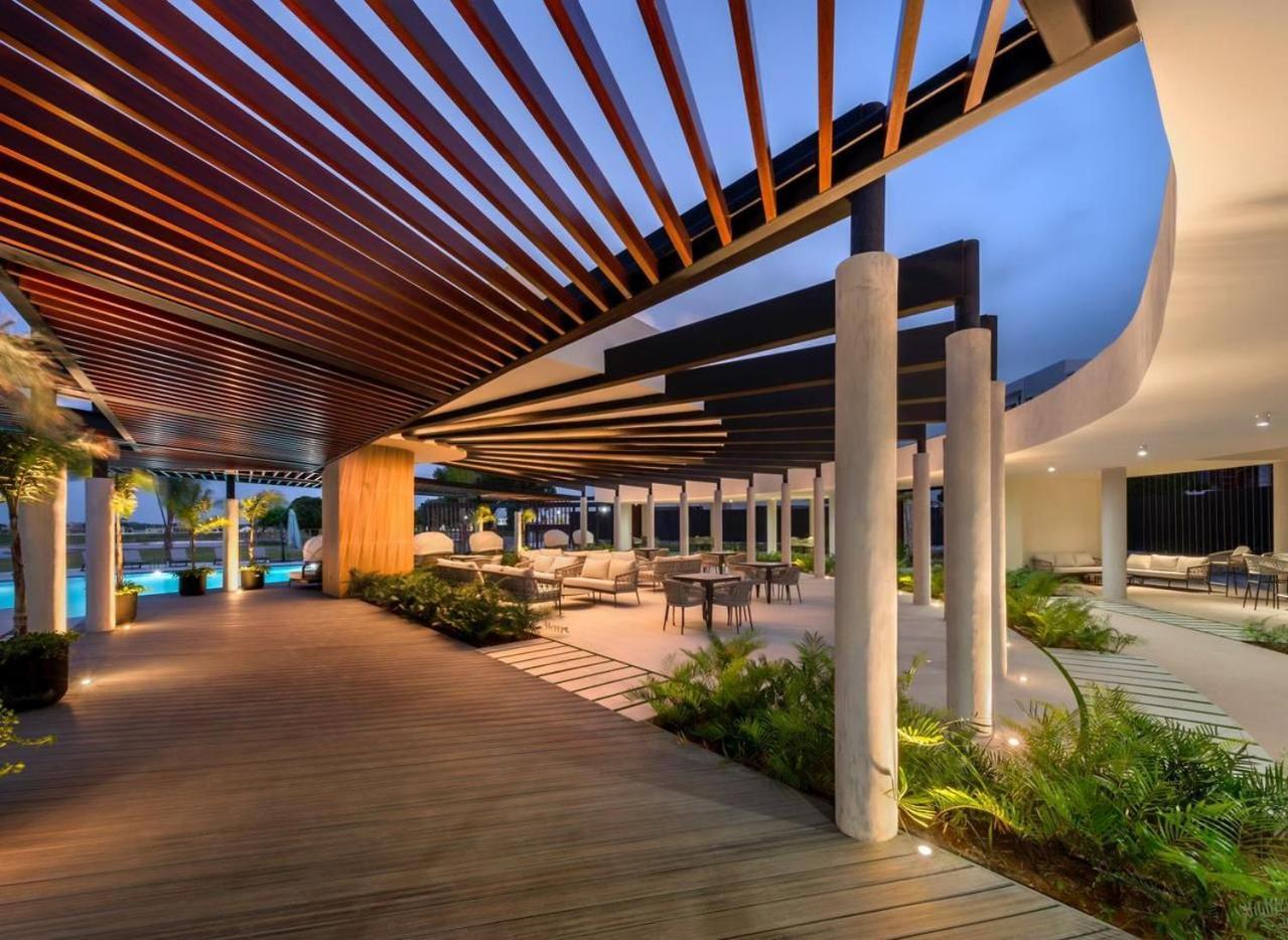 Oasis - Pool, & Punta Cana
