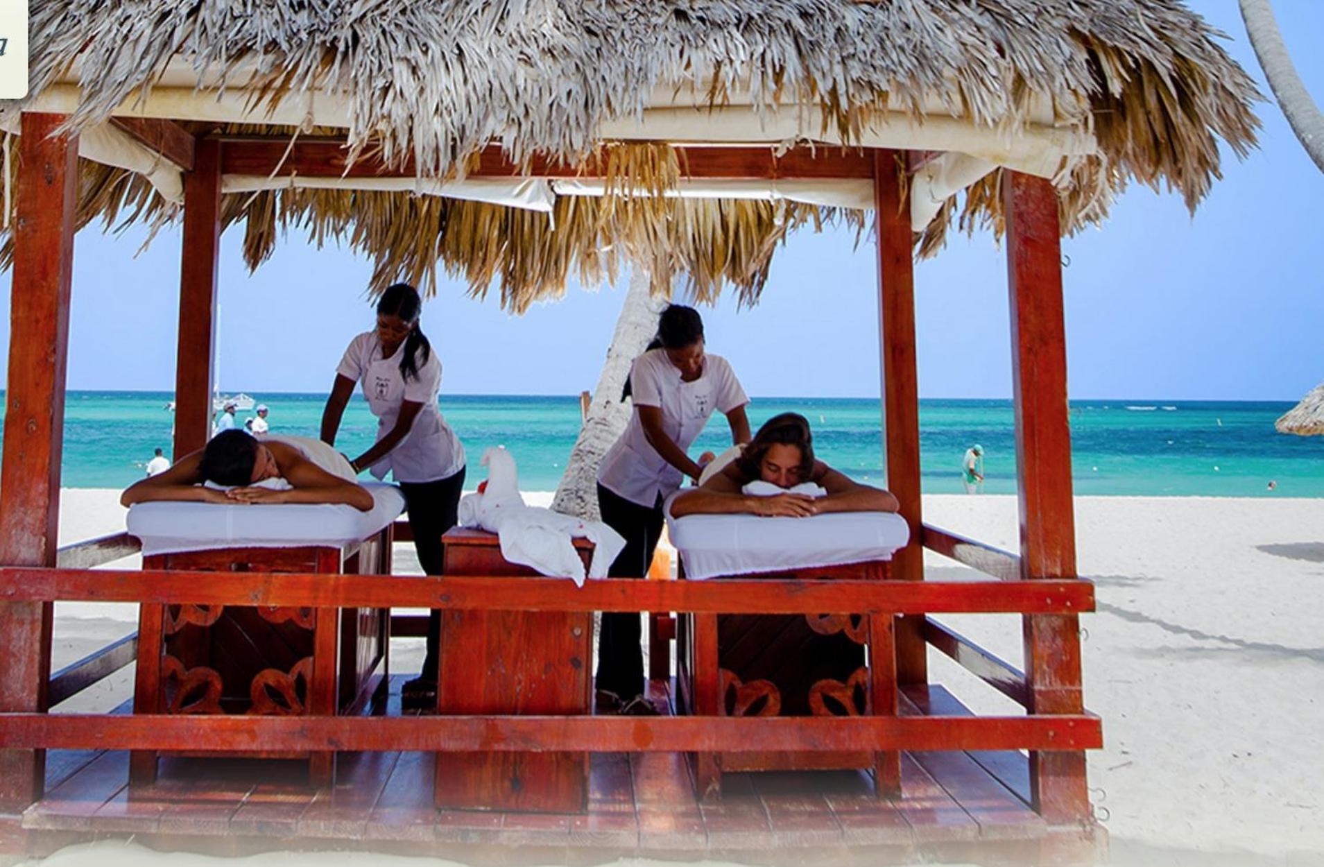Caribbean Dеluxe With Rоoftop Pool And Access Apartamento