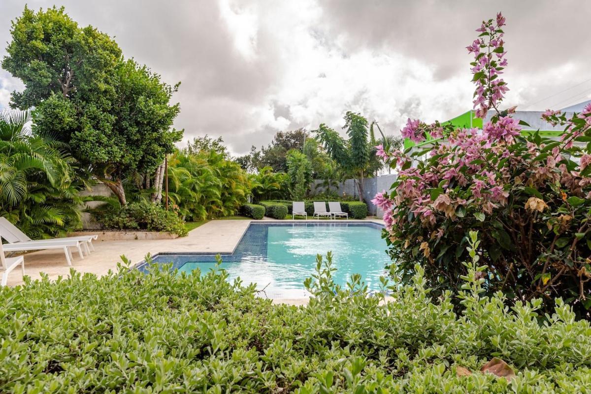 Villa Paradise103 *