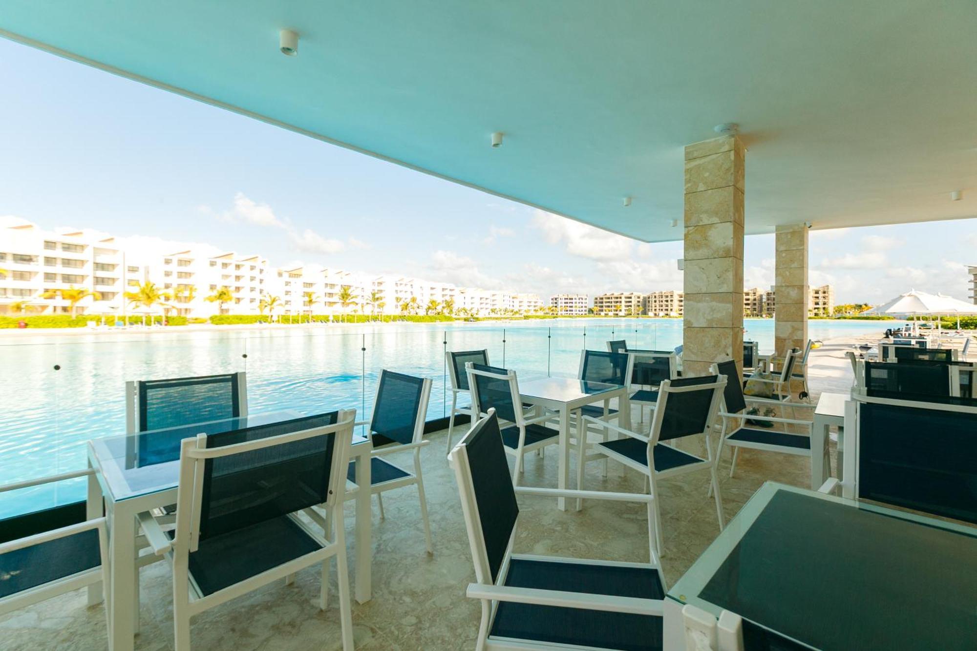 Luxury Oasis In *