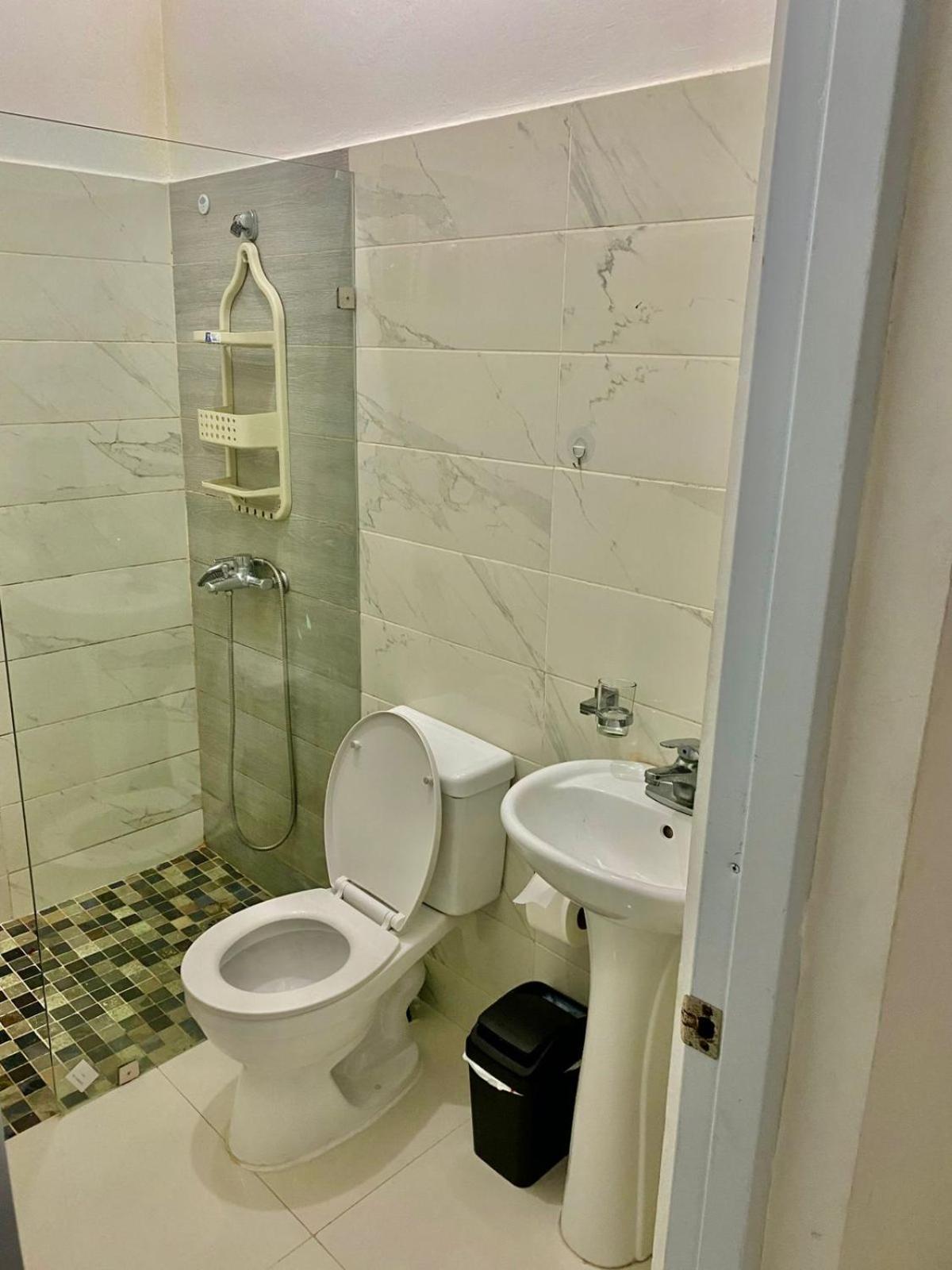 Cozy 2br 2bath Near Airport Villa *