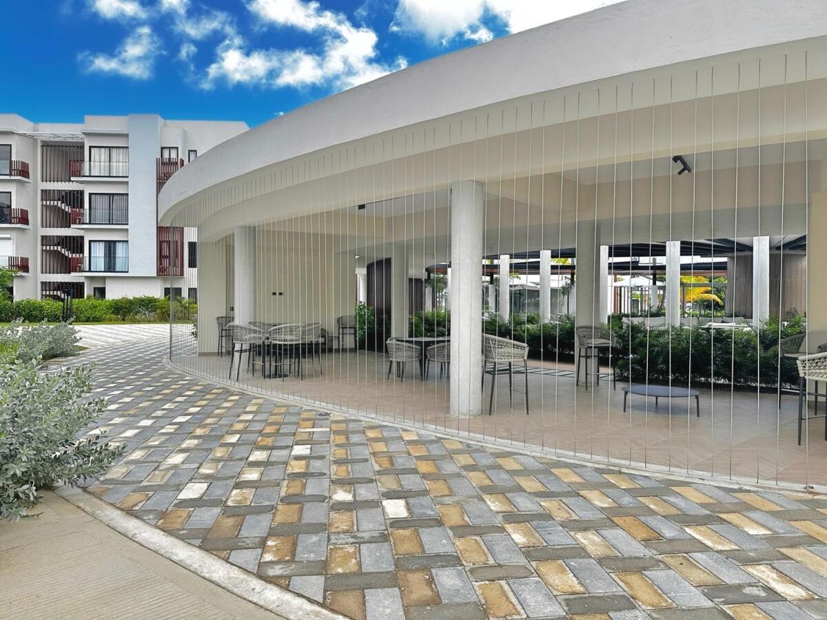 Tropical King Bed Artificial And Golf Course * Punta Cana