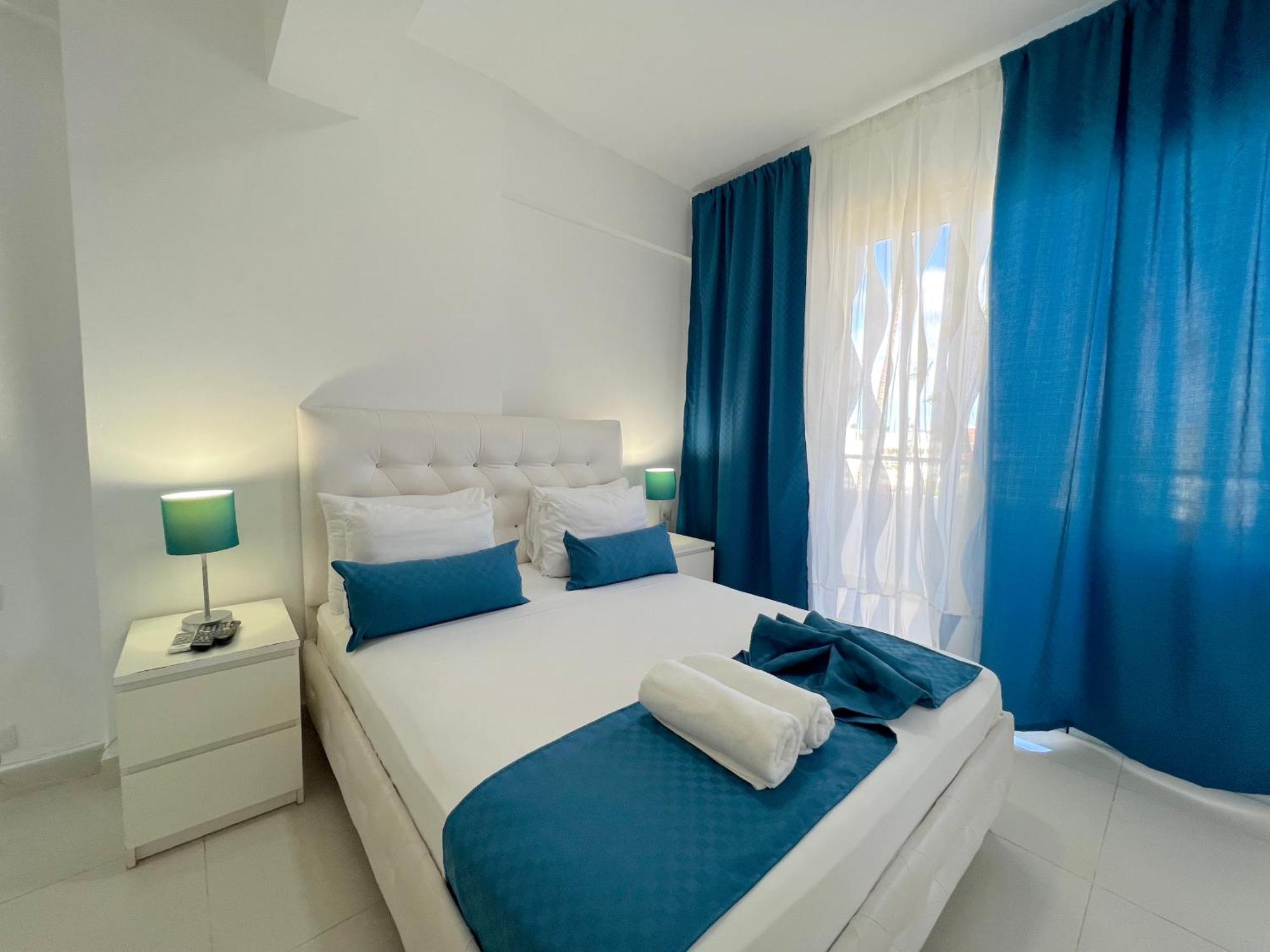 Apartahotel Caribbean Deluxe With Rooftop Pool And - Playa Corales 5*