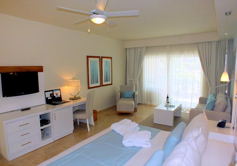 Ocean Blue And Hotel 4*
