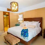 Casa Crystal Luxury Golf Front Villa With Staff Pool