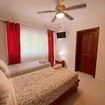 Los Corales Villas And Suites - Beach Club, Spa, Restaurants