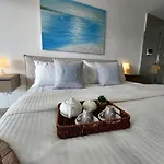 Beach Haven 1Bdr Condo Paseo Playa Coral - 305