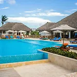 Beach-Style 2Br Condo Across From Hard Rock Hotel
