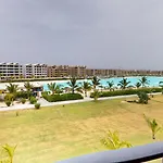 Piscina Gigante, Condominio Totalmente Equipado.