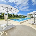 Relaxing 2Bdr Condo Overlooking Hard Rock Golf