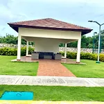 Tropical Dream, 2 Hab, 2 Banos, Terraza, Piscina, Wifi De Alta Velocidad Gratis