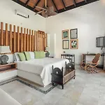 Caribbean Bungalow With 2 Bedrooms And Pool