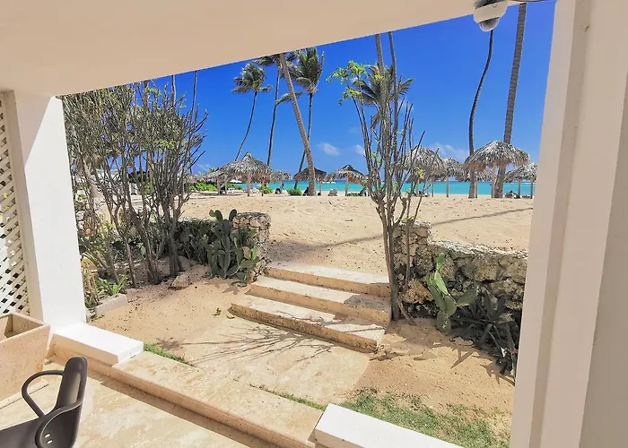 Beachfront Ocean View Condo 8 people WiFi PickUp