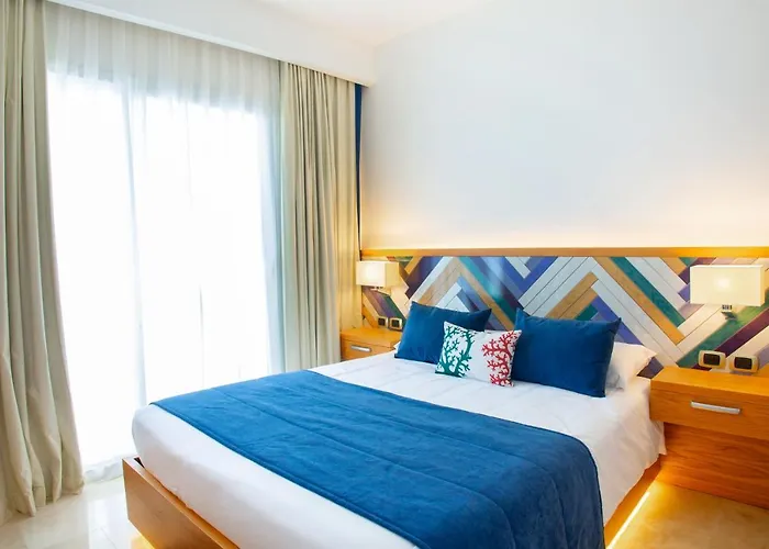 Cana Rock Condos Cozy&Beach Club