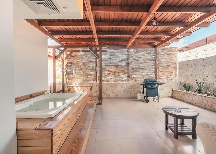 Modern Penthouse Near The Beach Long Term Deal