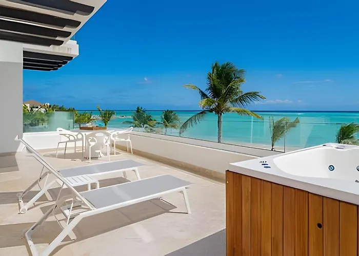 Punta Palmera Beach Front With Private Cold Jacuzzi
