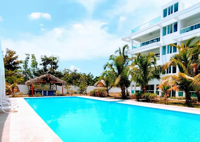 Hot Tub, Pool, Walk To Fun, Beach, Dining, Shops