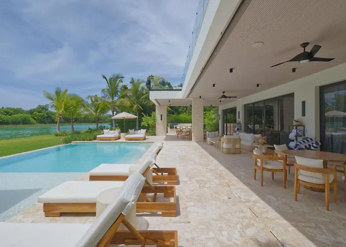 Modern Lake Villa With Staff In Golf N Beach Resort