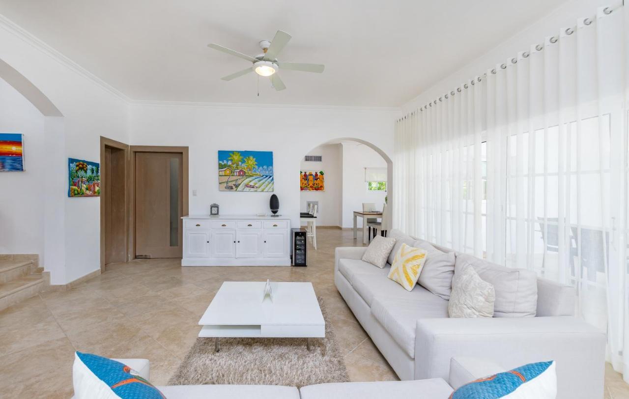 Luxury & Modern With Pool At Cocotal Golf & Country Club Villa