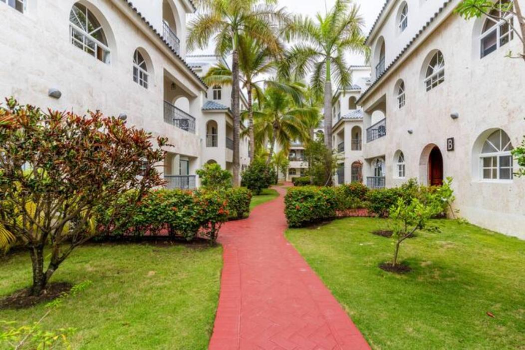 Cozy 2 Bdr Condo, With Pool Area And Free Wifi
