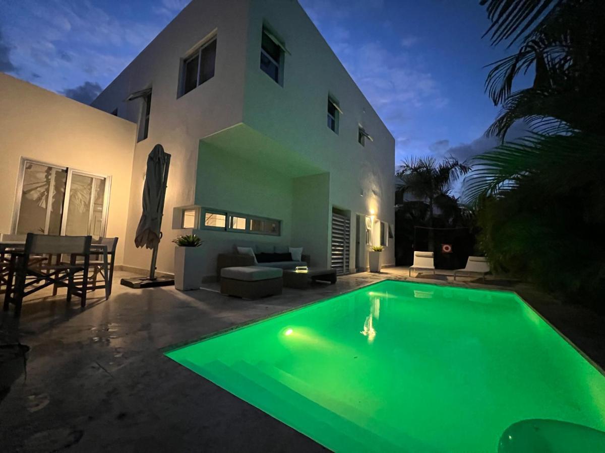 Villa Stylish Luxury San Juan Lakes In Gated Community In Downtown With Private Pool