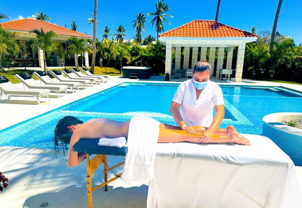 Villa 10br Beach Andiamo With Chef, Jacuzzi & Maid Punta Cana