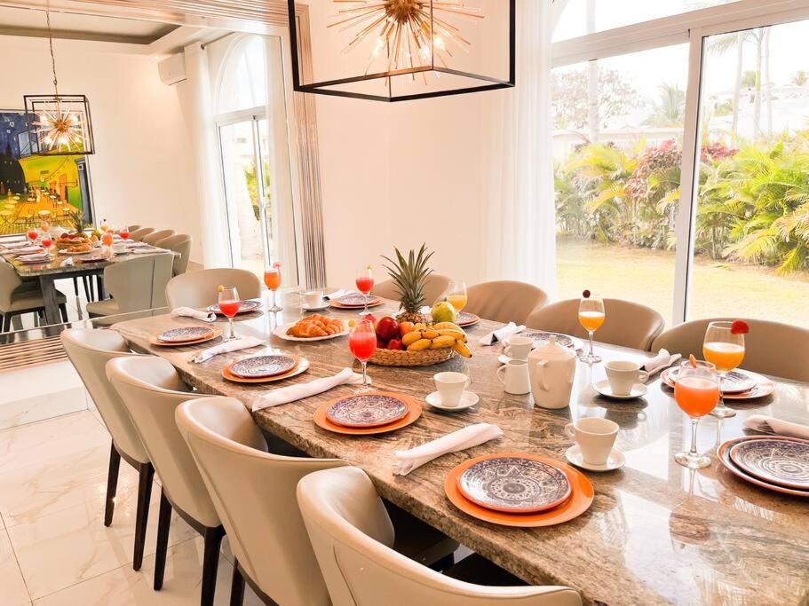 10br Beach Andiamo With Chef, Jacuzzi & Maid Villa *