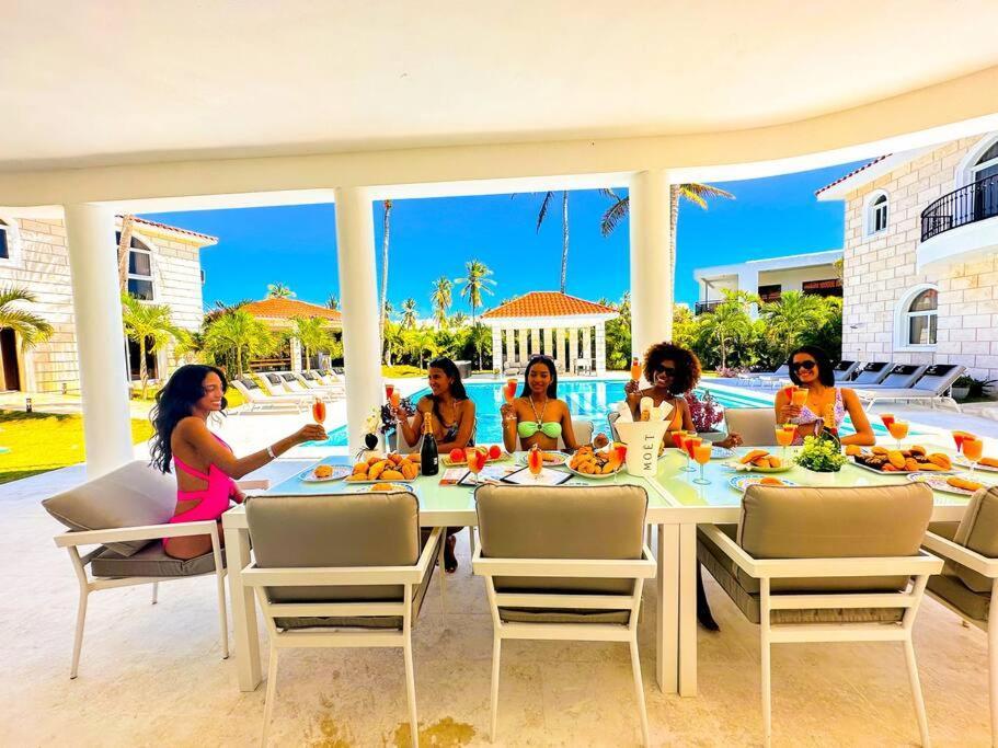 Villa 10br Beach Andiamo With Chef, Jacuzzi & Maid