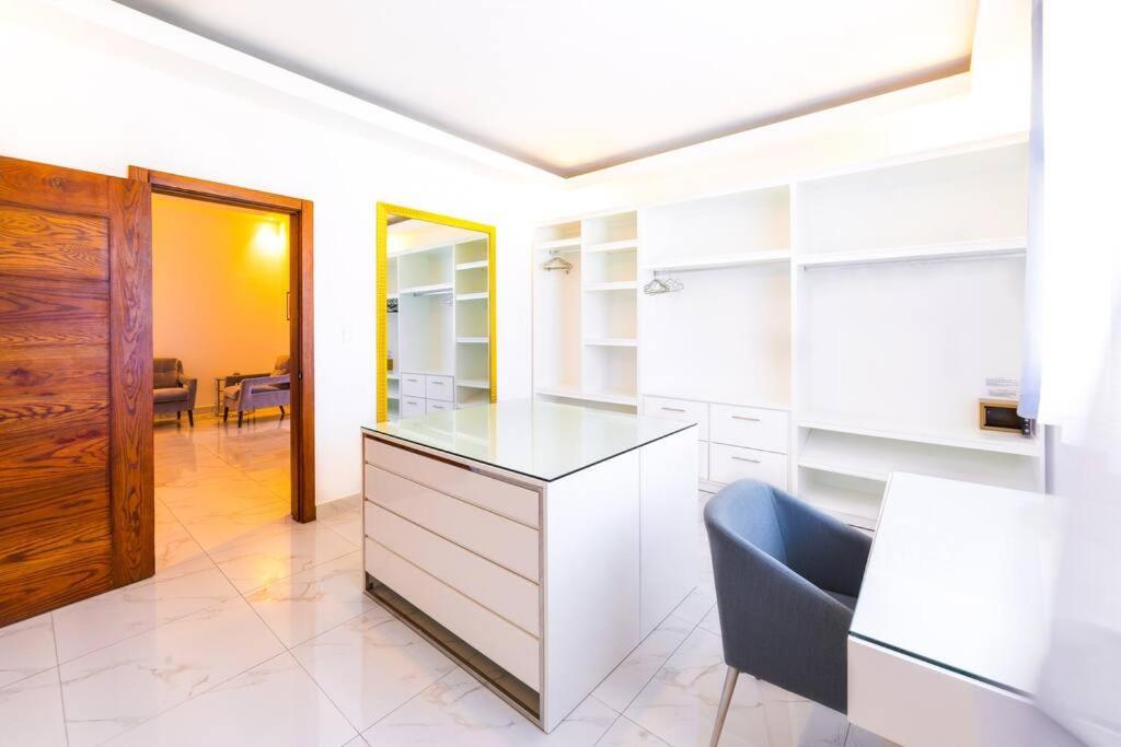 Villa 10br Beach Andiamo With Chef, Jacuzzi & Maid *