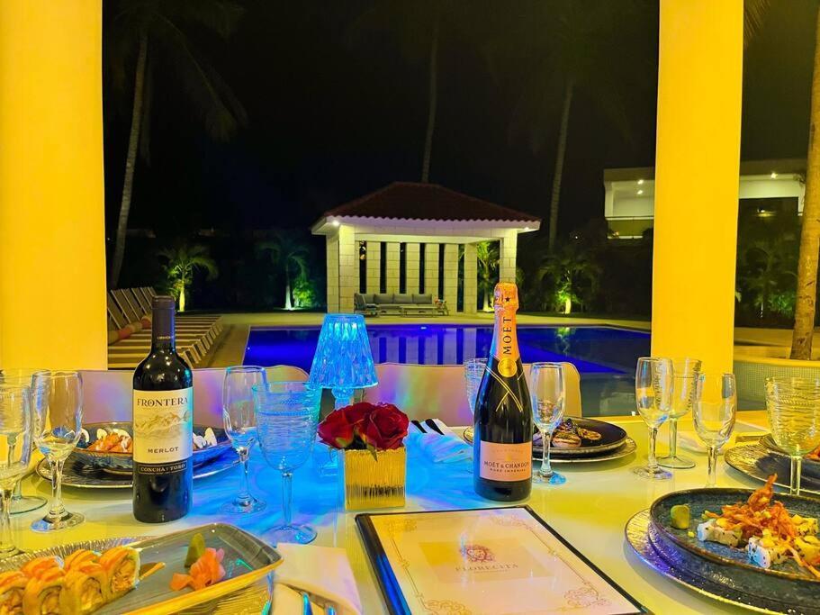 10br Beach Andiamo With Chef, Jacuzzi & Maid * Punta Cana