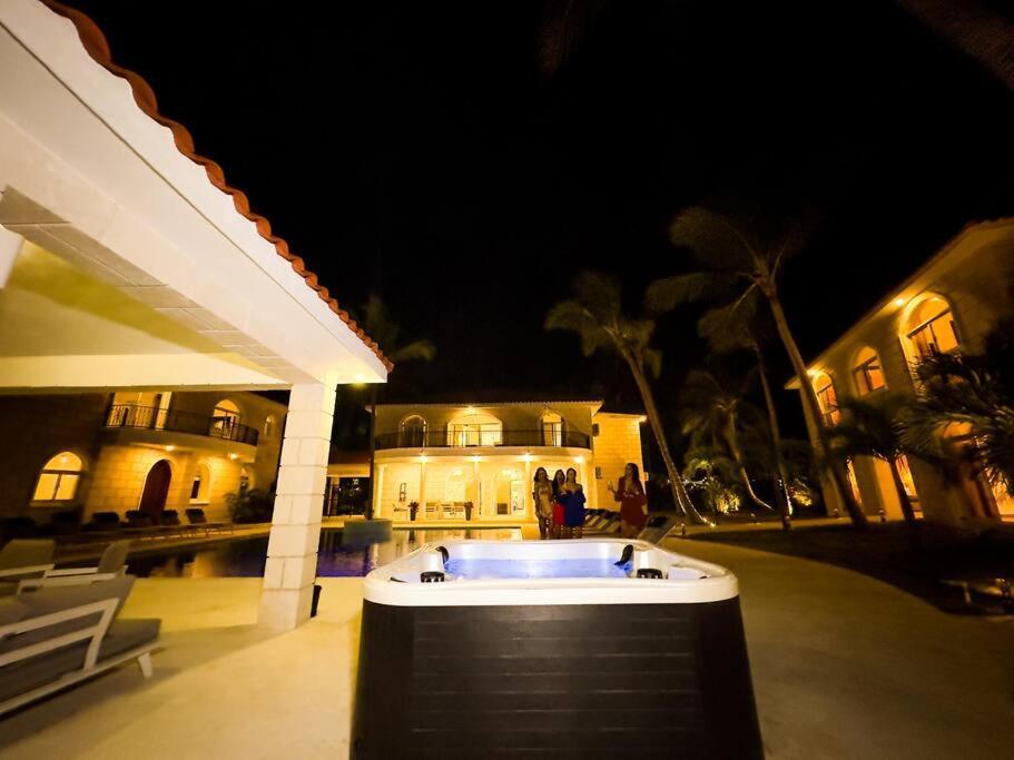 10br Beach Andiamo With Chef, Jacuzzi & Maid Punta Cana