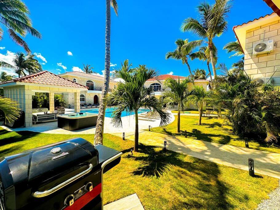 10br Beach Andiamo With Chef, Jacuzzi & Maid
