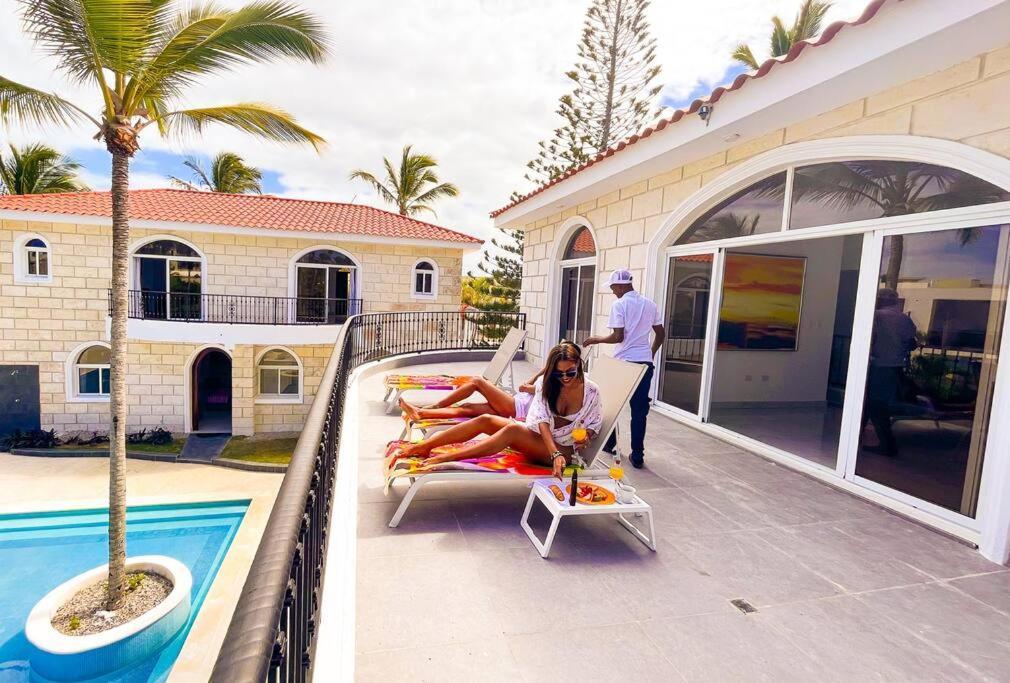 10br Beach Andiamo With Chef, Jacuzzi & Maid Villa
