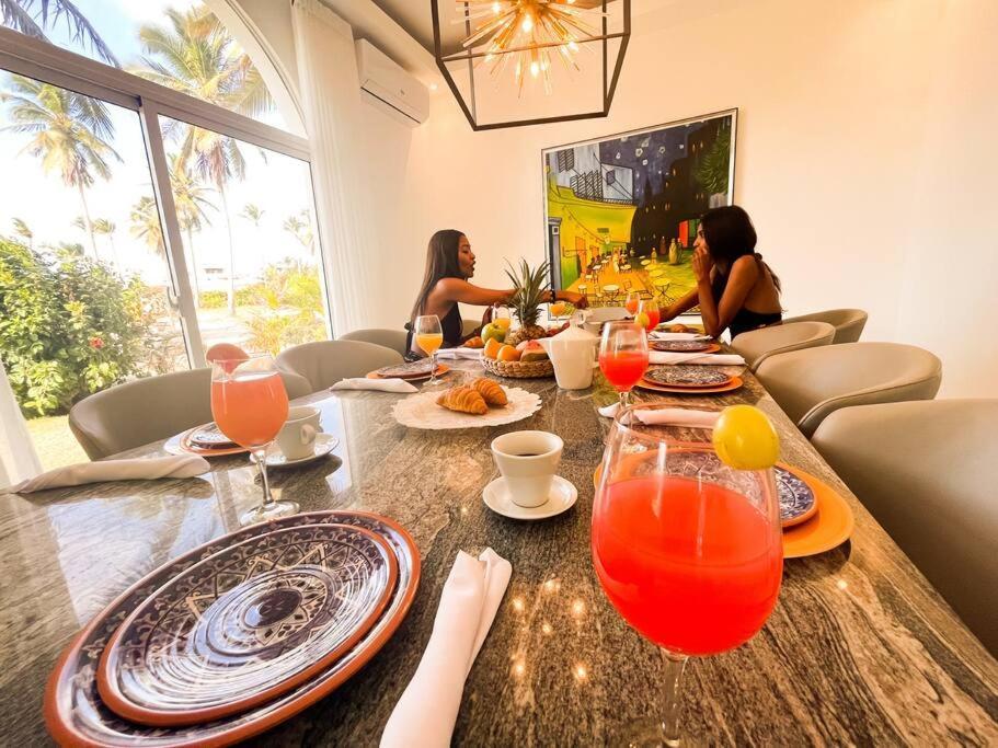 10br Beach Andiamo With Chef, Jacuzzi & Maid *