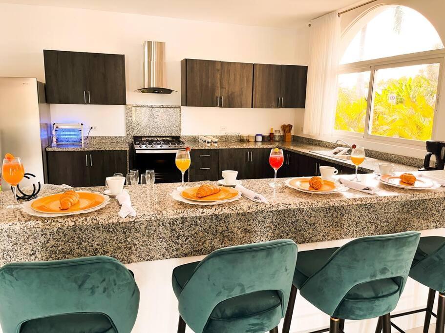 Villa 10br Beach Andiamo With Chef, Jacuzzi & Maid Punta Cana