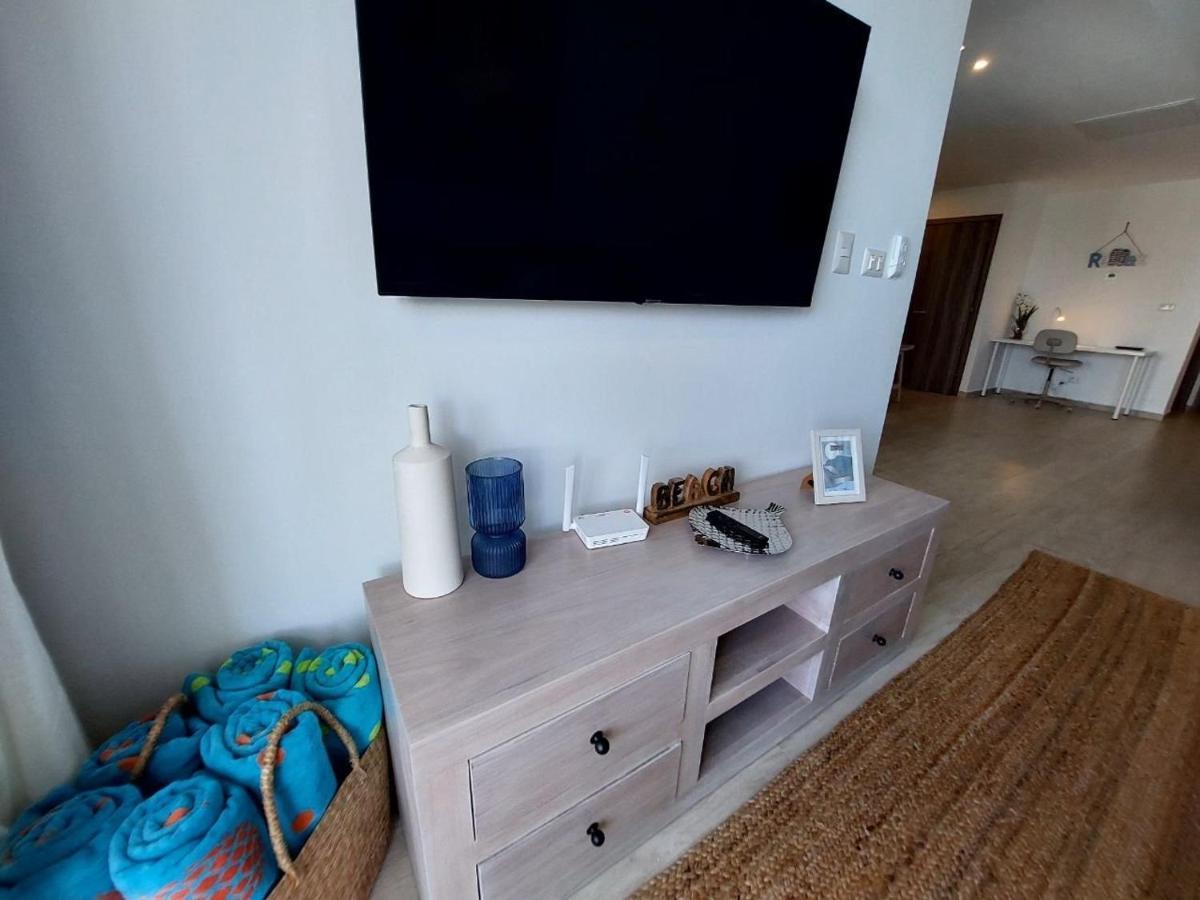 Beach-style 2br Across From Hard Rock Apartamento *
