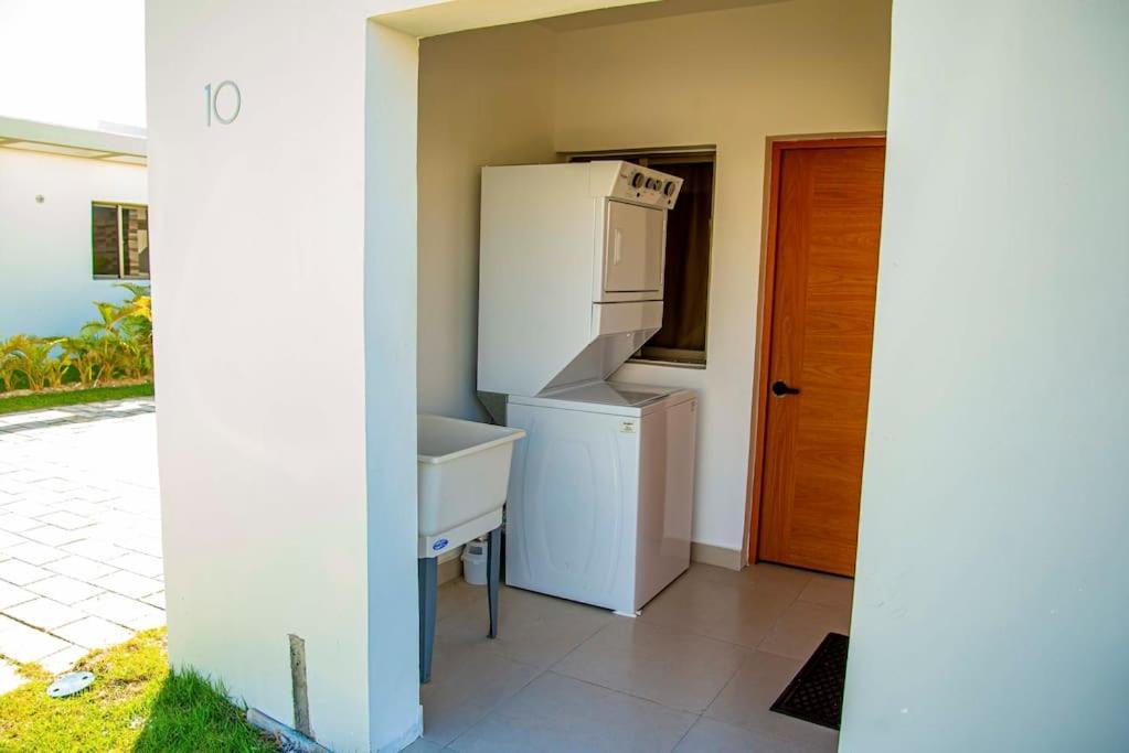 Villa Beautiful Village 3 Bedrooms Furnished Pool Residencial Velero