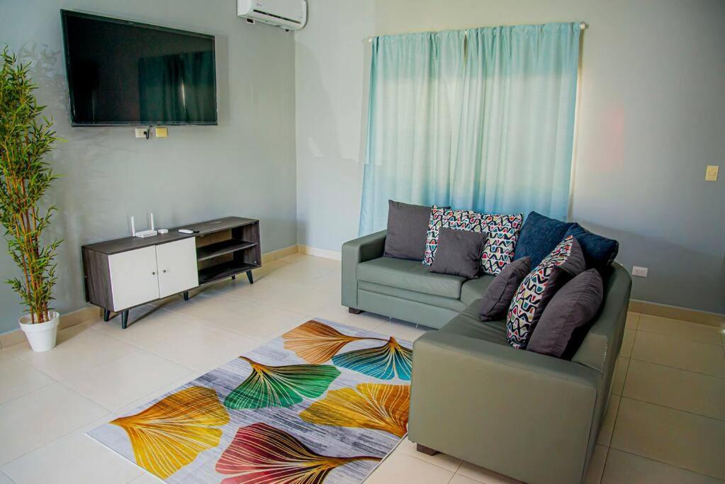 Villa Beautiful Village 3 Bedrooms Furnished Pool Residencial Velero Punta Cana