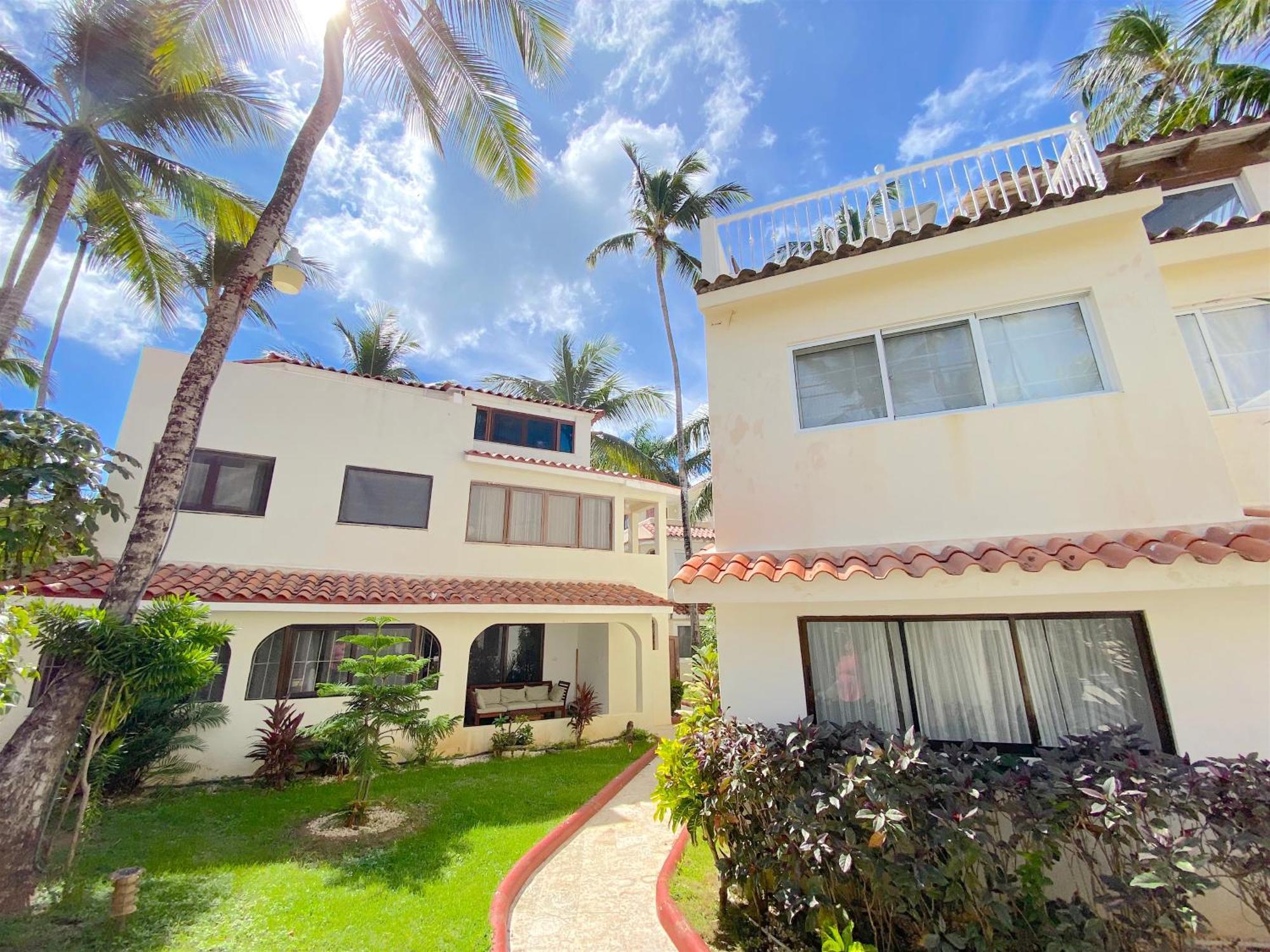 Corales Villas And Suites - Club, Spa, Restaurants Hotel